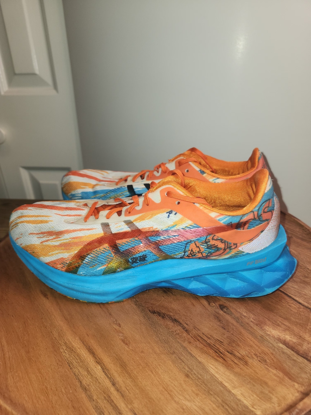 ASICS Men's Novablast Sneakers Aqua/Marigold Orange, blue FF midsole, US Sz 8.5
